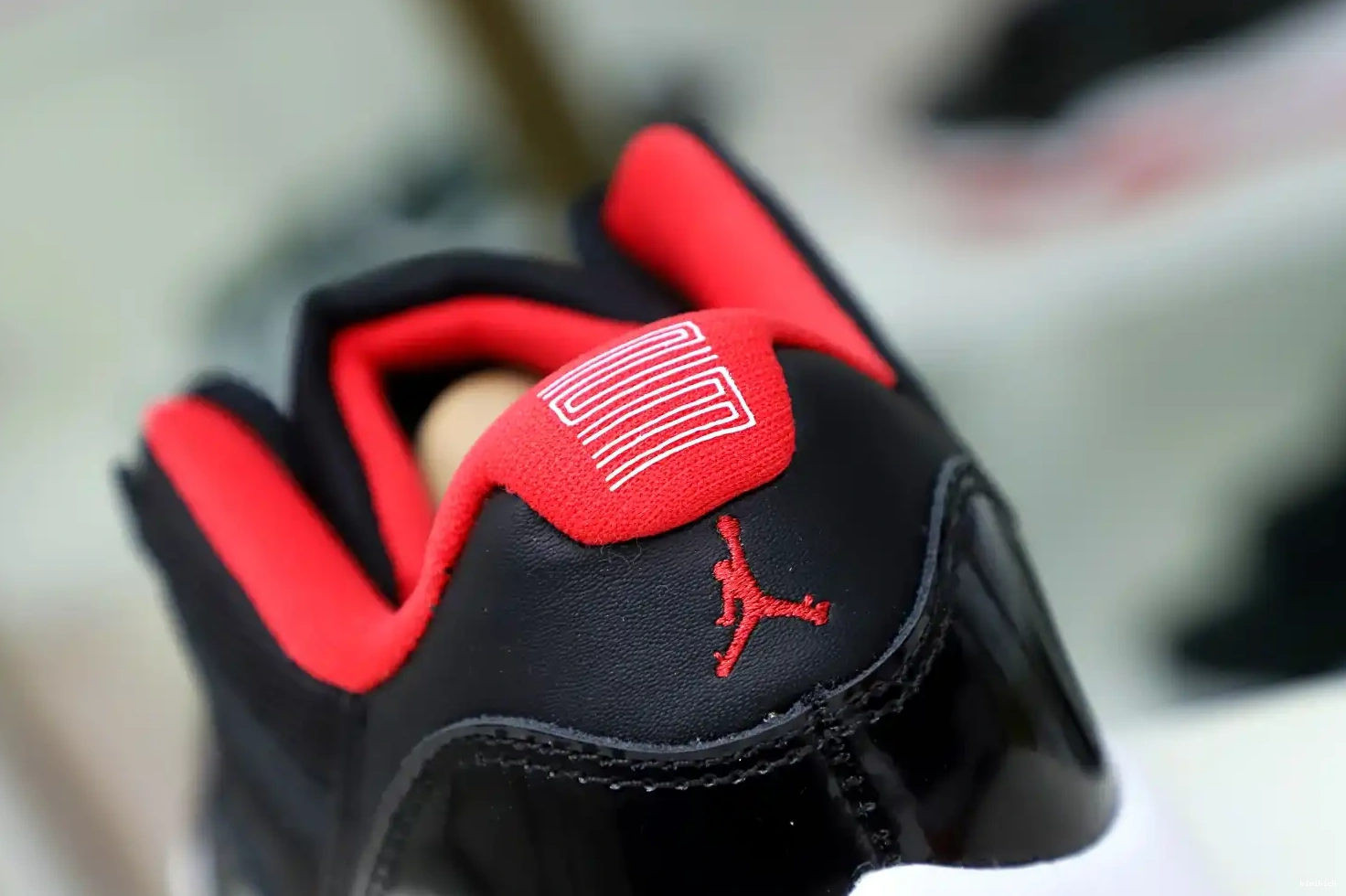 BRED RETRO 11 Kimikick JORDAN AIR LOW 0529